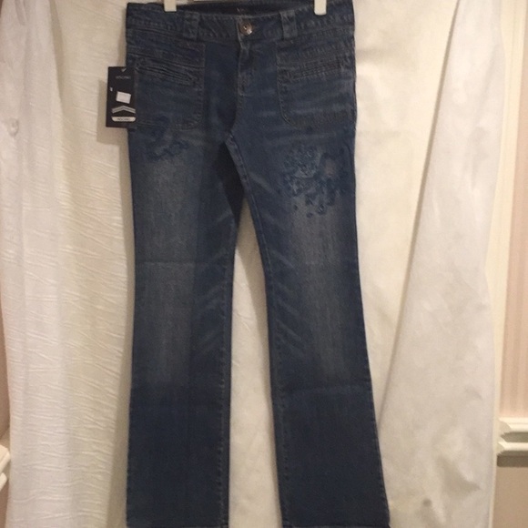 💕💕Host Pick💕💕NWT Petite blue jeans - Picture 3 of 3